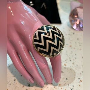 Round Circle Chevron Pattern Statement Ring